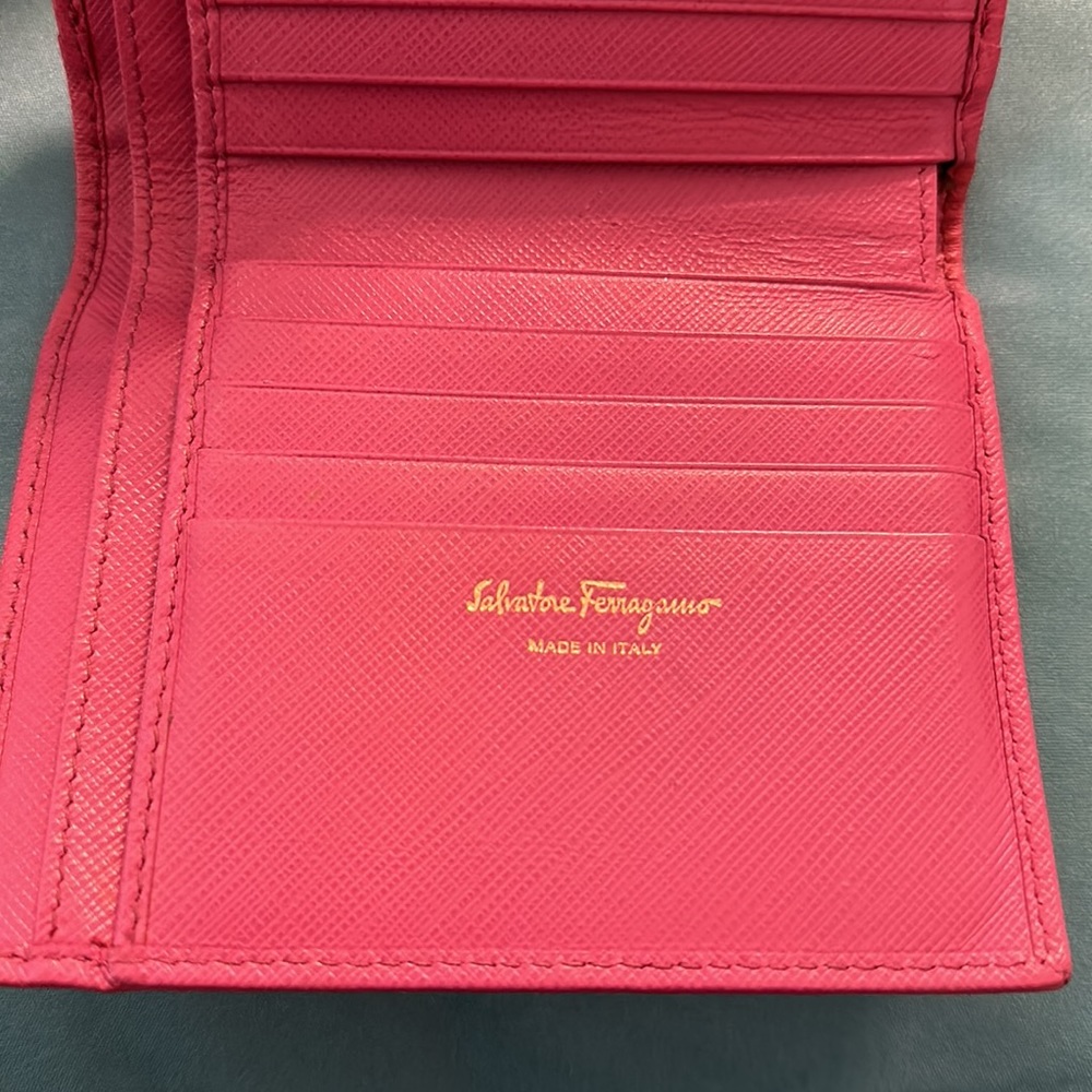 Salvatore Ferragamo pink trifold wallet - Picture 3 of 7